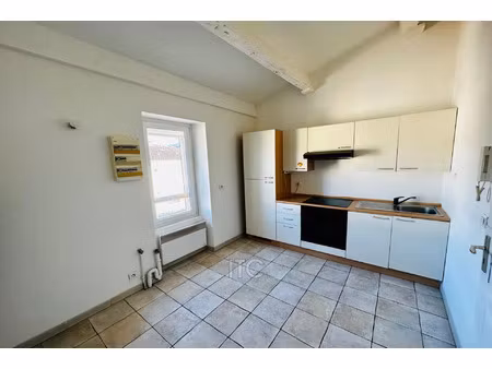 location appartement 2 pièces 21 m² à la destrousse (13112)