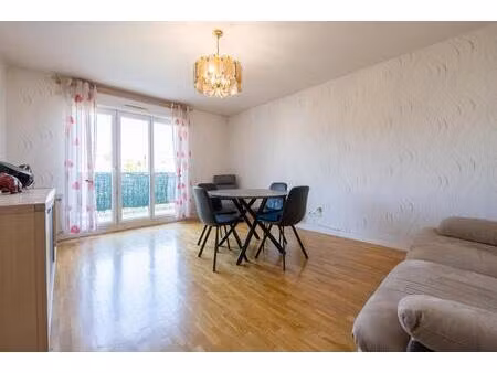 f3 de 60m² - balcon privatif de 6m²