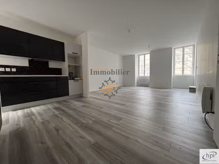 location appartement type 4 équipé en 1er étage  saint affri