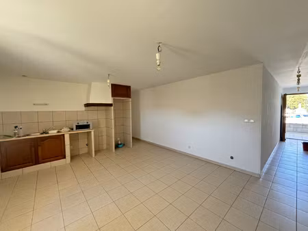 t3 saint drezery de 60m2 habitable.