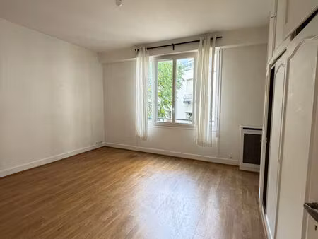 studio 75017 paris 33.47m²