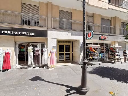 bureau professionnel de 17 m² avec terrasse donnant sur cour – nice république