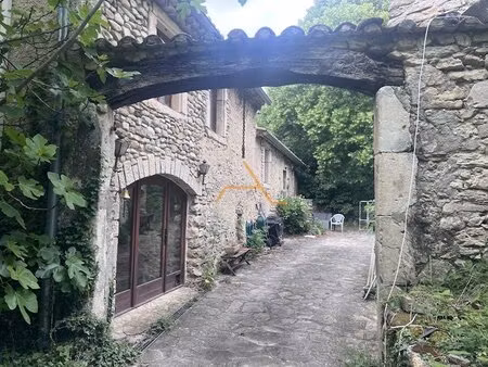 maison en pierre