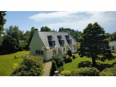 propriété de caractère avec énorme potentiel + terrain 2200 m2