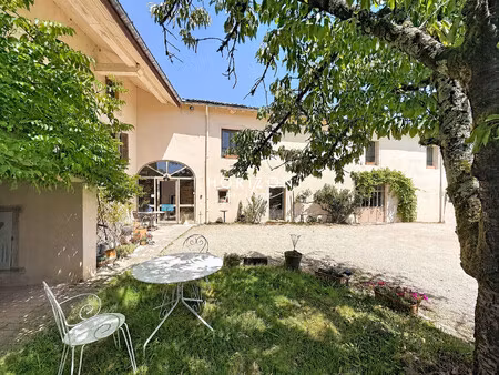 lancié : propriété 355 m2  7 ch  733 m2 terrain  piscine semi
