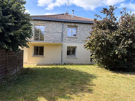 a vendre maison à 5mn de l'hyper centre de périgueux avec jardin et garage