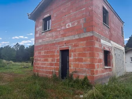 maison à saint magne à terminer