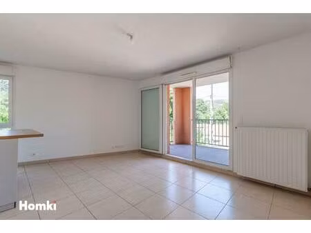 appartement t2 de 41 m2 à marseille 13011  route d'allauch