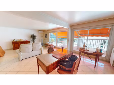ff4 de 95 m² avec terrasse 43 m² - 2 parkings et 1 cave