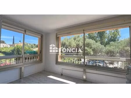 rare sur le pin rolland - grand appartement 3 chambres - garage 2 stationnements
