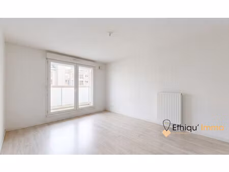 avenue de colmar - 63m² avec terrasse et parking