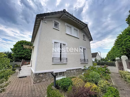 maison confort de plain pied  de 7 pièce(s) 135 m2 habitables - sous-sol total - bas domon