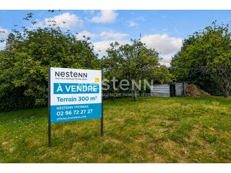 a vendre trégueux - terrain 300m² - emplacement au calme et verdoyant