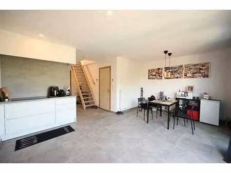 mooi afgewerkt appartement in ardooie!