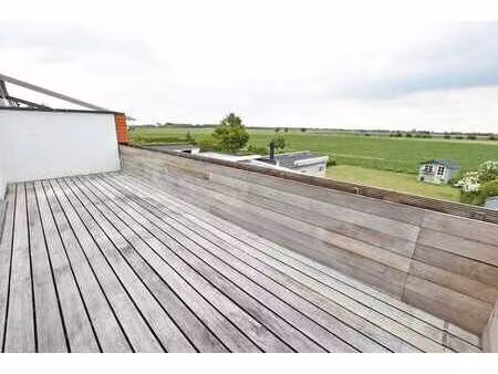 bel appartement non-meublé avec vue magnifique sur les champ