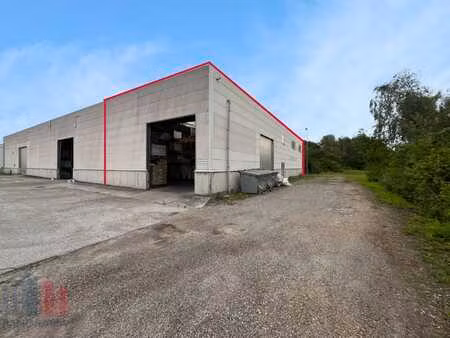 magazijnruimte van 450 m² op een gunstige ligging in hofs...