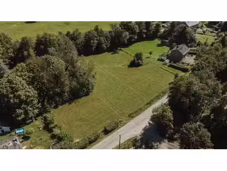 terrain à bâtir idéalement orienté. 1.103 m² à moulin du ruy