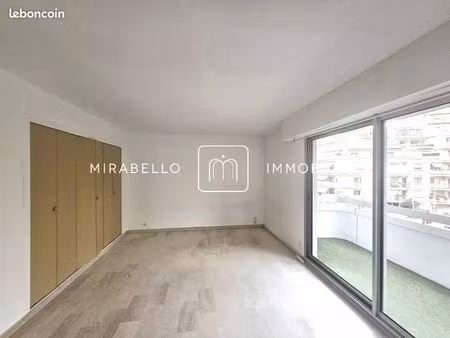 studio 1 pièce 27 m²