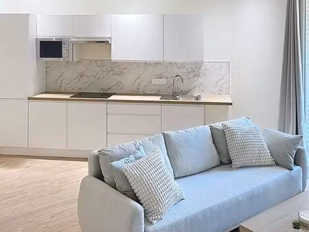 2 pièces rénové nice riquier 200 mètres de la gare
