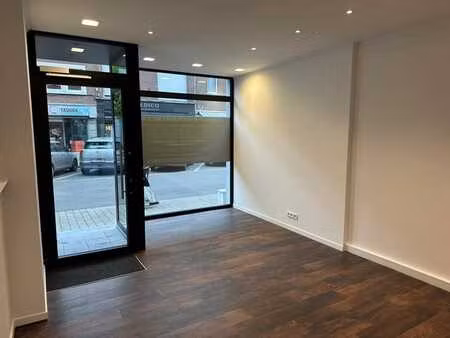 rez commercial de 250 m²- centre de saint-ghislain
