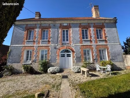 demeure de caractère du xviie siècle – 193 m² habitables – terrain de 3 262 m²