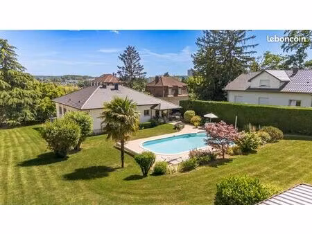 propriété 7 pièces 156 m²