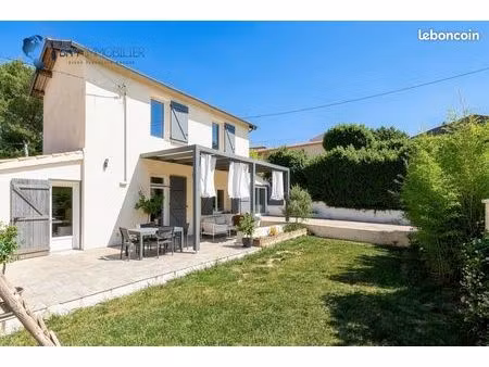villa 4 pièces 85 m²