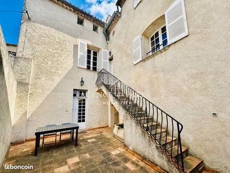 maison 7 pièces 243 m²