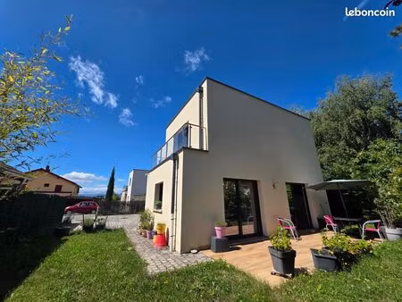 villa 6 pièces 118 m²