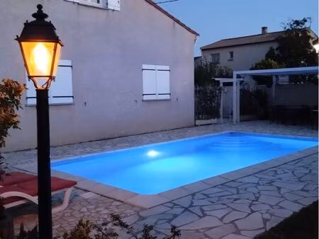 jolie villa vias quartier calme