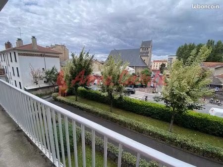 studio 1 pièce 27 m²