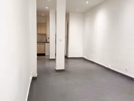 appartement f1 refait à neuf – rez-de-jardin avec cour - paris 14