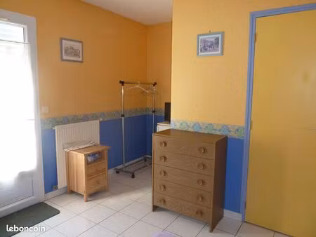 chambre meublée indépendante proche st aubin la salle   mfr le cèdre   école eegp   zi st 