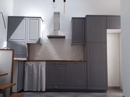 jolie maison avec jardin  au calme  proche transports et hôpitaux est