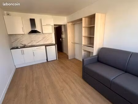 studio meublé refait à neuf - parking - proche rer a