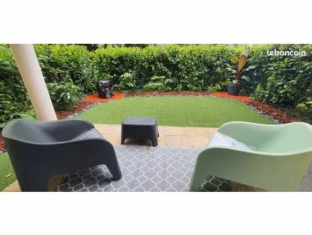 t2 meublé avec jardin + parking – résidence sécurisée – proche centre