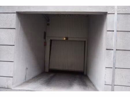 garage dans residence securisee