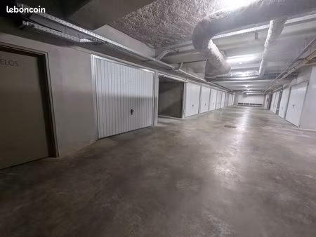 garage fermé 13 m² sécurisé - villeurbanne château gaillard - 110/mois cc