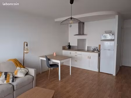 appartement t2 meublé – gare d’angers + parking – 44 m²