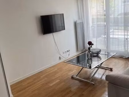 studio 1 pièce 30 m²