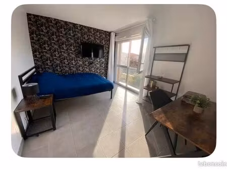 t1 meublé 27 m² – centre de craponne – parking privé – résidence sécurisée