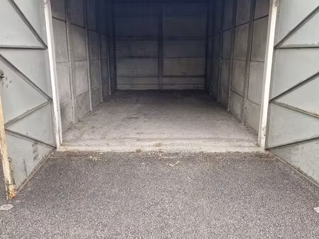 garage sain 14m² - résidence sécurisée - quartier baudin
