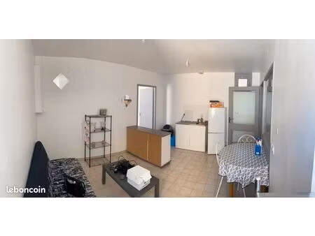privas - libre le 22 juillet 2026 appartement - 3 pièces - 45 m2 - 1ière etage