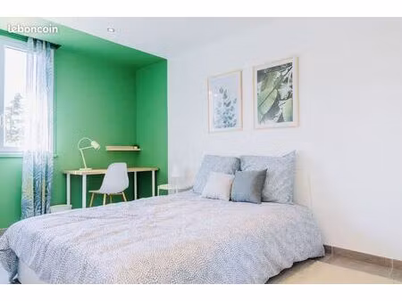 t4 meublé et équipé - 3 chambres - métro parilly