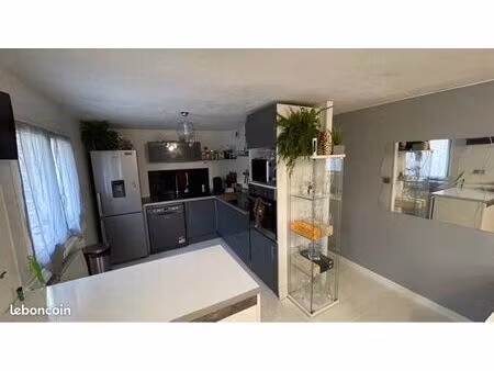 appartement avec jardin rez-de-chaussée  49 m² habitables et 40 de jardin
