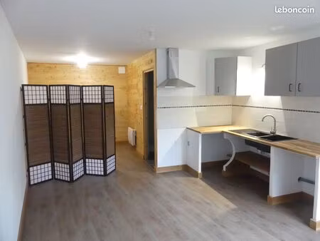 studio a louer 300