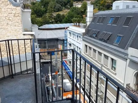 studio montmartre vue sacré coeur avec balcon