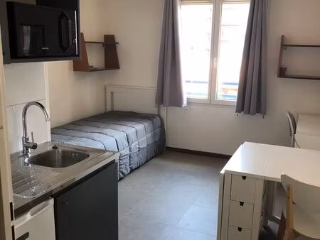 location studio meublé
