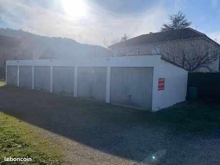 garage / box