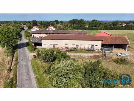 corps de ferme à rénover avec fort potentiel investisseur - sa